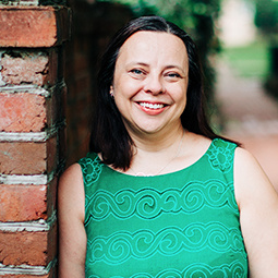 April Hiscox headshot