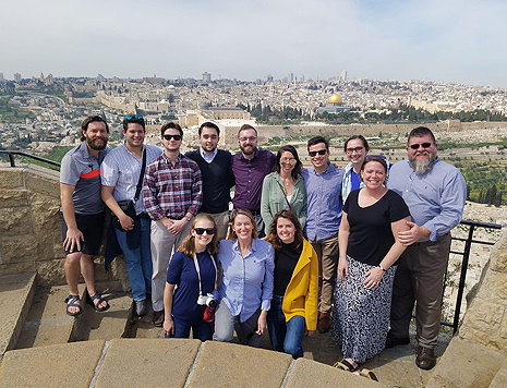 students on study abroad trip